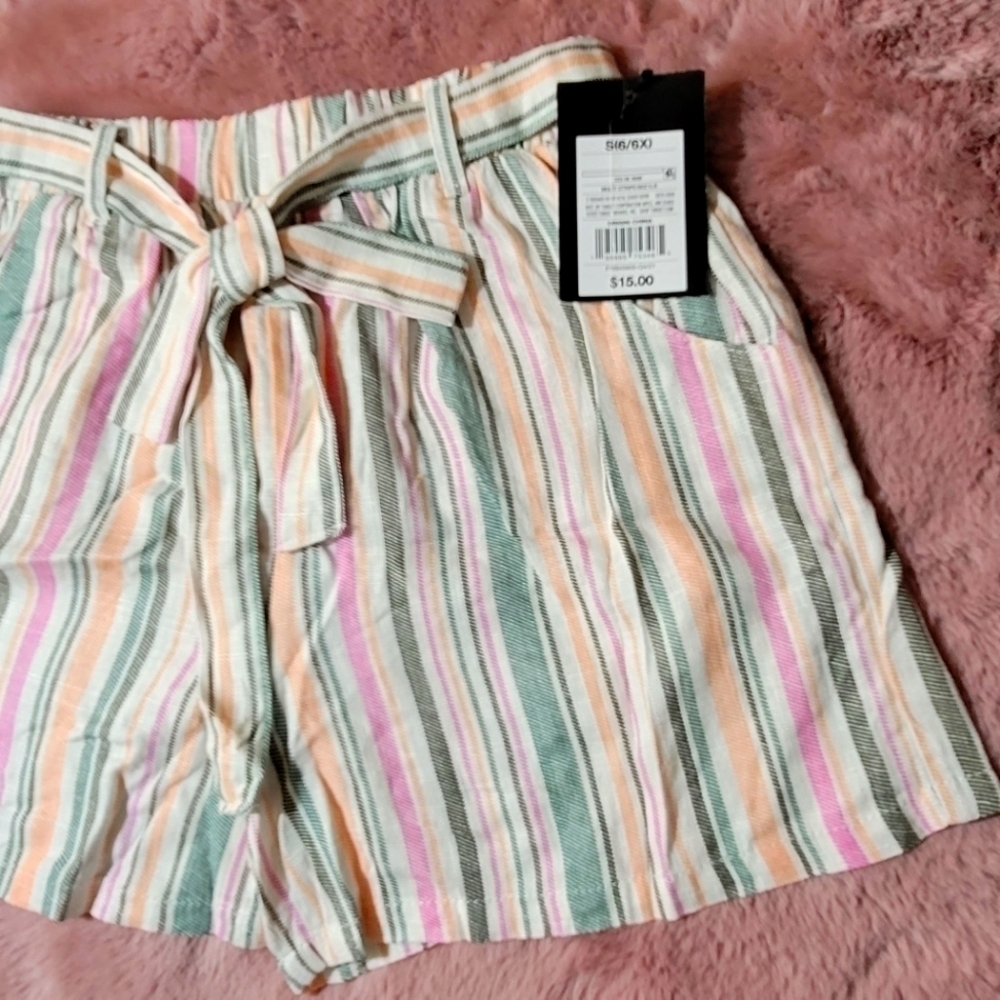 Art class short  for a girl size‎ 6/6x